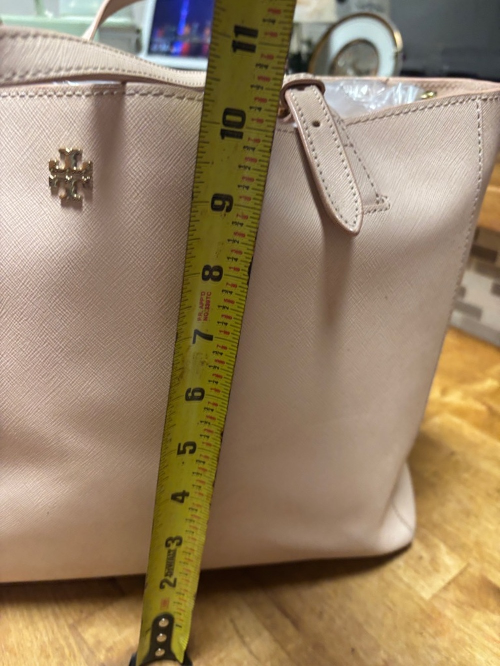 Tory Burch large Blush Leather Tote with Gold Logo   see video - Picture 4 of 17